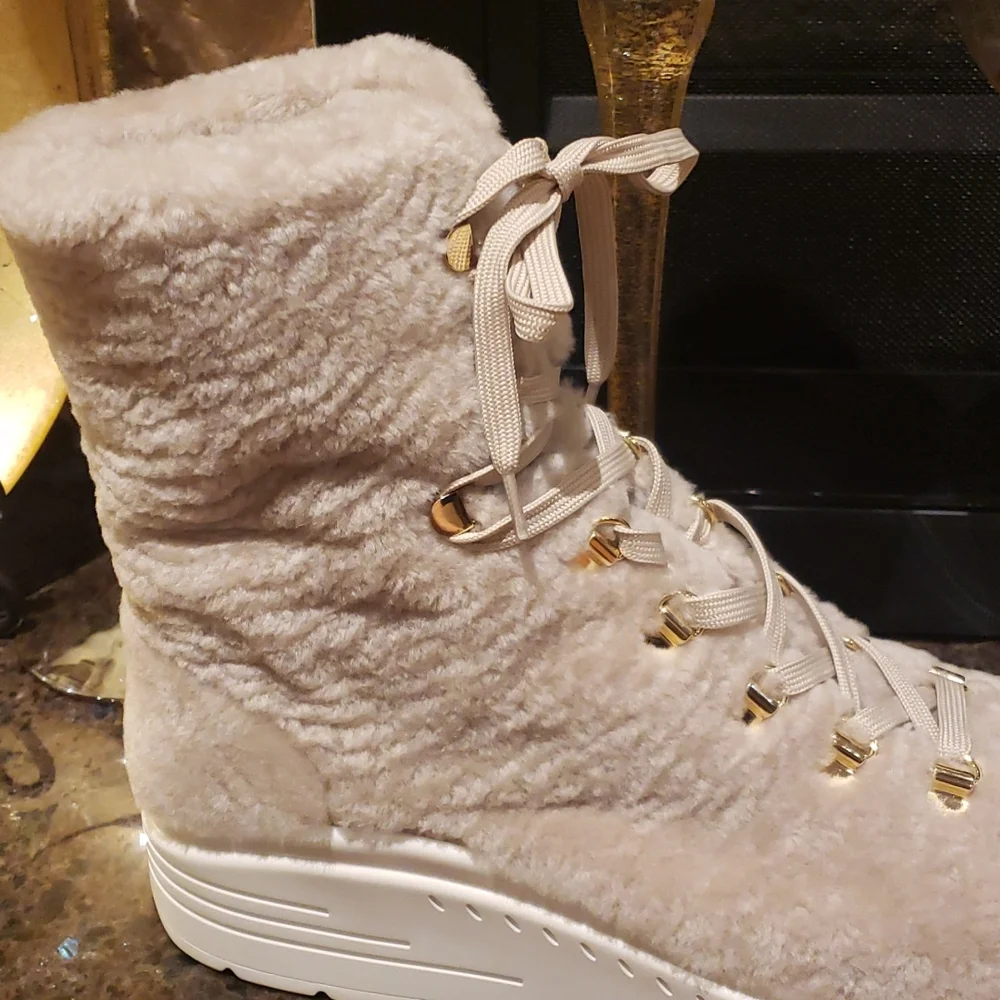 NWT 9.5 STUART WEITZMAN McKenzee BEIGE BOOTS - Picture 9 of 12
